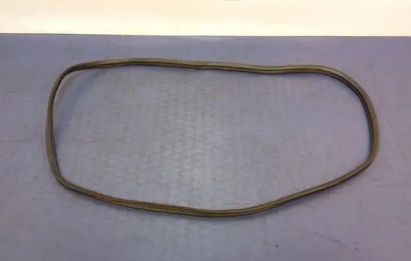 Trunk rubber seal (body)