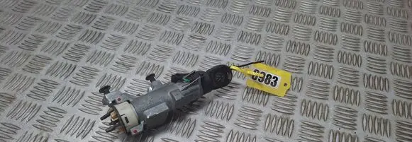 Volkswagen PASSAT B5 Ignition lock 4D0905851
