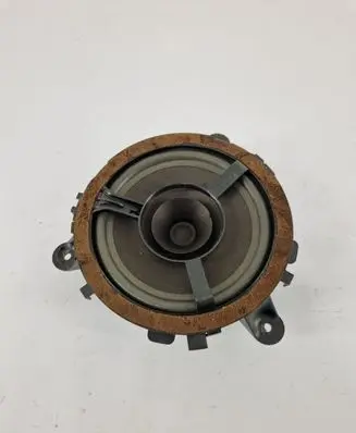 Volvo XC90 High frequency speaker in the rear doors 30679508