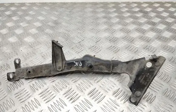 Audi A4 S4 B8 8K Fender mounting bracket 8K0821135C