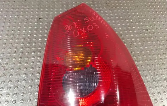 Peugeot 307 Rear/tail lights S25081503 89029516