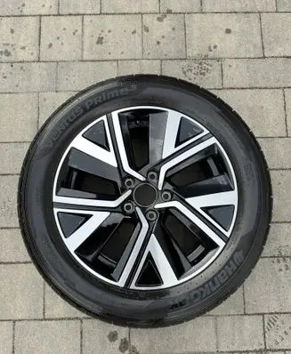 Volkswagen Touran II R18 alloy rim 5TA601025R