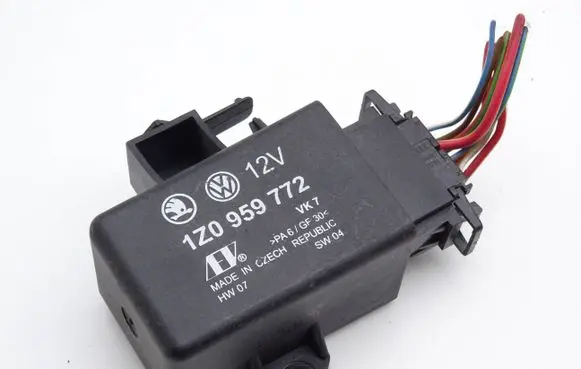 Skoda Octavia Mk2 (1Z) Seat heating relay 1Z0959772