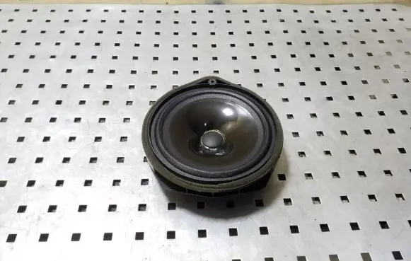 Honda CR-V Front door speaker