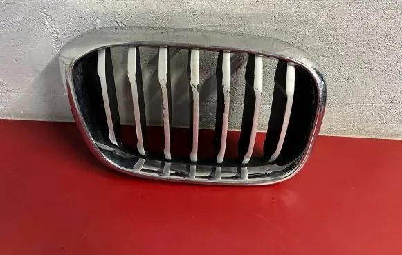 BMW X3 G01 Front bumper upper radiator grill