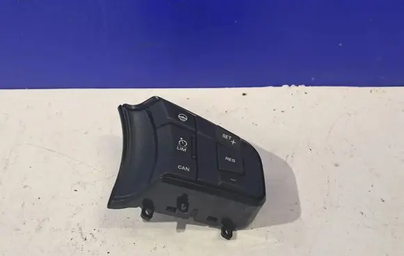 Jaguar XE Steering wheel buttons/switches GX5313D767GB