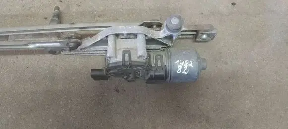 Ford Focus Front wiper linkage and motor 4M5117504AB
