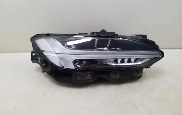 Volvo S90, V90 Headlight/headlamp 31655929