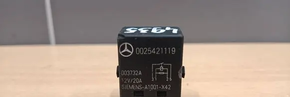 Mercedes-Benz E W210 Other relay 0025421119 003732A 12V20A