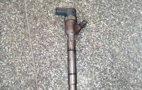 KIA Ceed Fuel injector 0445110320
