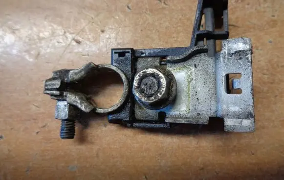 Toyota Yaris Negative earth cable (battery)