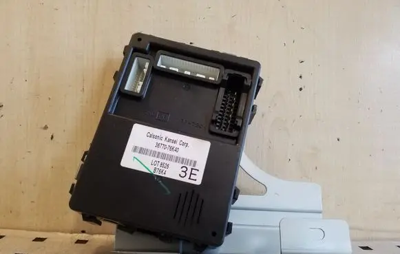 Suzuki Grand Vitara II BSM Control unit 3677076K40