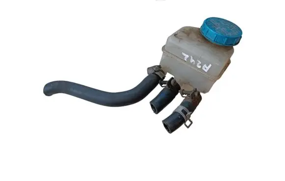 Nissan Almera Tino Brake fluid reservoir 