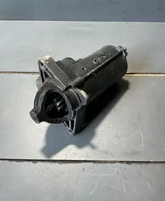 Opel Vivaro Starter motor 0986023530