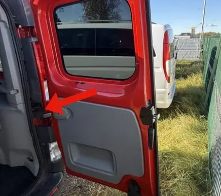 Opel Vivaro Loading door check strap stopper 197752