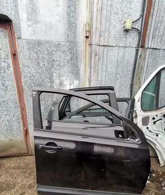 Nissan Qashqai Front door 