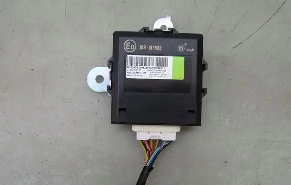 Suzuki SX4 S-Cross Parking PDC control unit/module 3773063T10