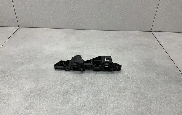 Opel Insignia B Front bumper mounting bracket 39145051
