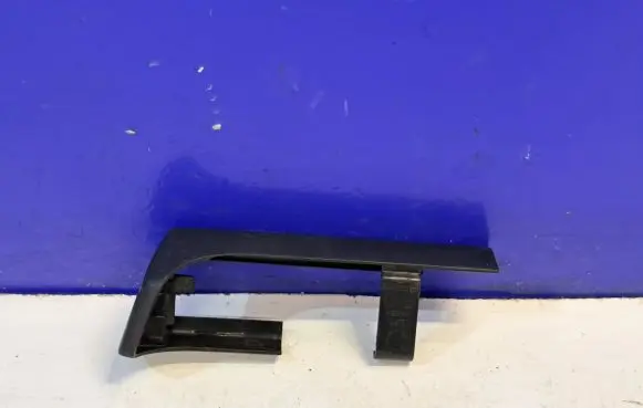 Porsche Cayenne (92A) Front door seat control surround trim 7P5885623