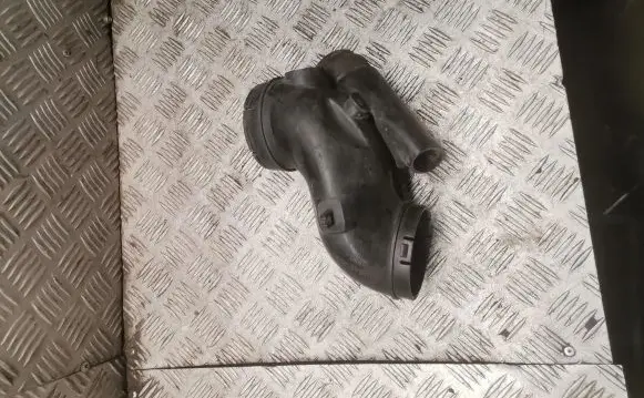 Mitsubishi Pajero Air intake duct part