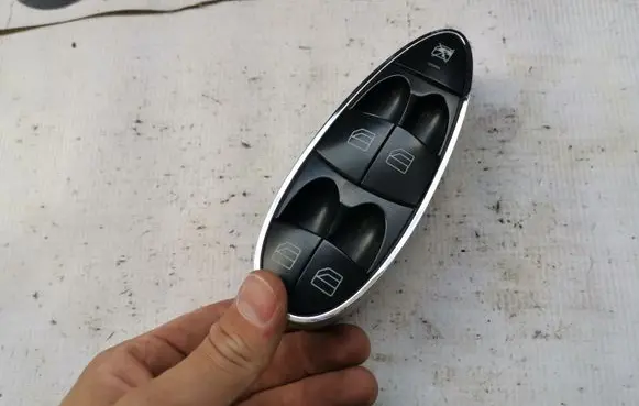 Mercedes-Benz E W211 Electric window control switch A2118219951 2118219951