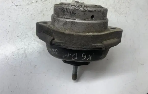 BMW X5 E53 Engine mount bracket 6758444