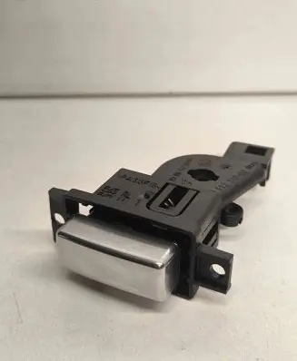 BMW 6 E63 E64 Glove box lock 9112118