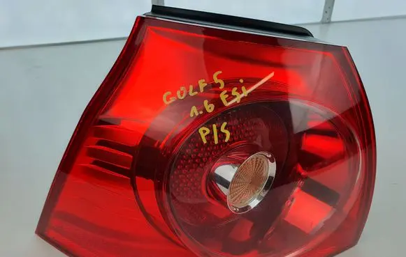 Volkswagen Golf V Rear/tail lights 1K6945095E 028490102B
