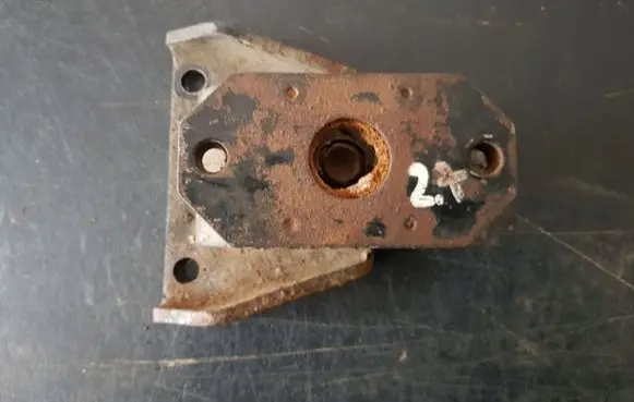Suzuki Grand Vitara I Gearbox mount 