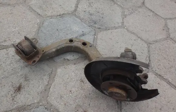 BMW 3 E46 Rear wheel hub spindle/knuckle 1097289