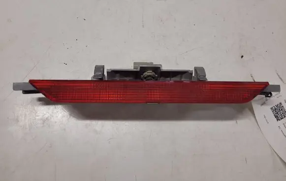 Toyota Avensis Verso Third/center stoplight