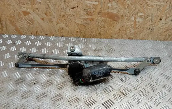 Front wiper linkage and motor