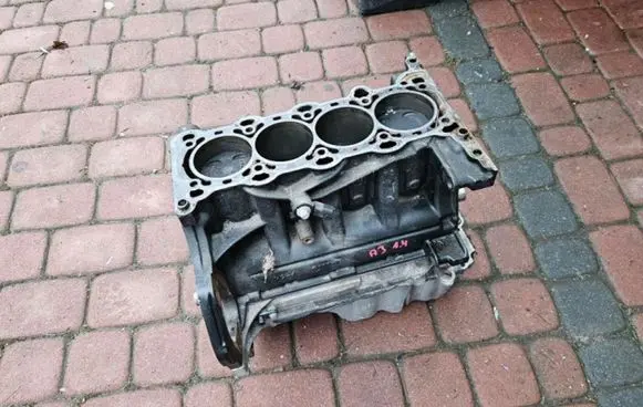 Piston with connecting rod