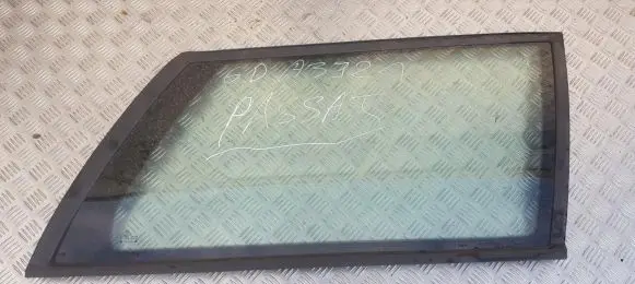 Volkswagen PASSAT B4 Rear side window
