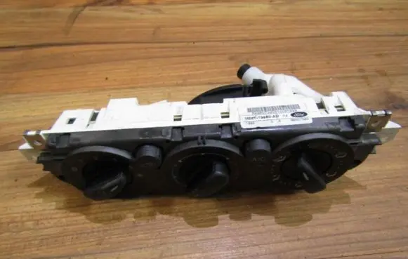 Ford Focus Climate control unit 3M5T19980AD 3M5T-19980-AD
