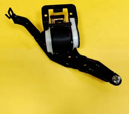 Mazda 5 Middle seatbelt (rear) T0263A