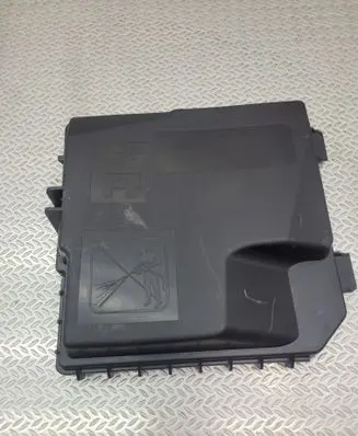 Peugeot 308 Fuse box cover 9843058980