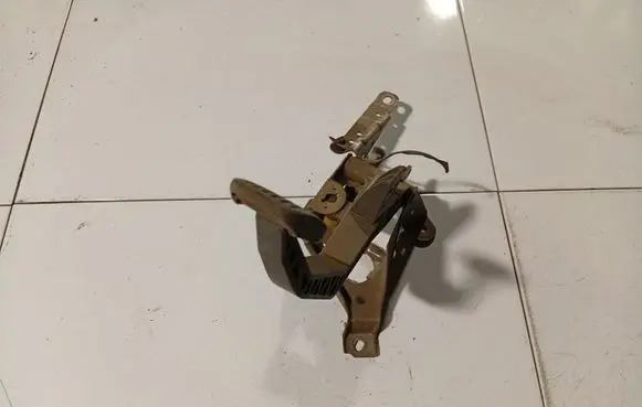 Ford Focus C-MAX Clutch pedal 3M517B633EK