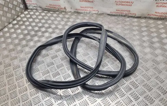 Audi A4 S4 B8 8K Trunk rubber seal (body) 8K5827705B