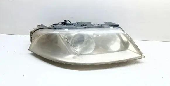 Volkswagen PASSAT B5.5 Headlight/headlamp 3B0941016AN