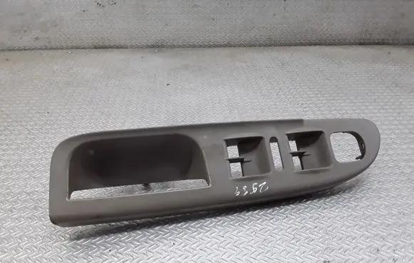 Volkswagen PASSAT B6 Front door interior handle trim 3C1867171B