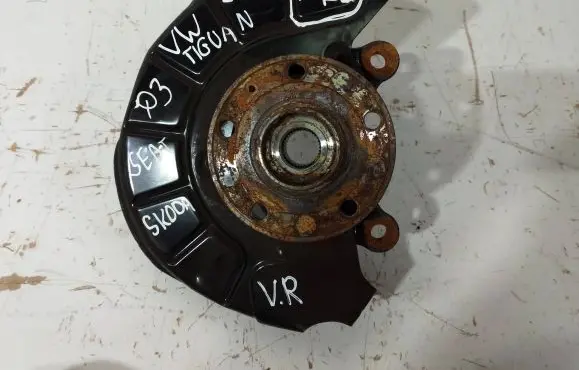 Audi Q3 8U Front wheel hub spindle knuckle 1K0407256AA