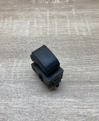 Toyota Corolla Verso AR10 Electric window control switch 848100F010