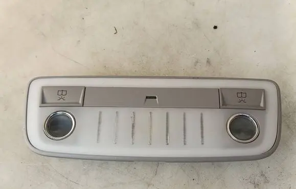 Mercedes-Benz E W212 Rear seat light 952100 170167 167065