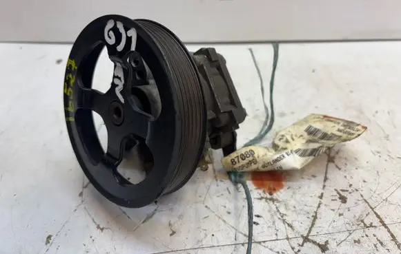 Mitsubishi Outlander Power steering pump