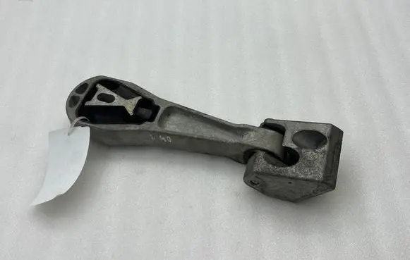 Volvo V40 Engine mount bracket 326F07C 31359644