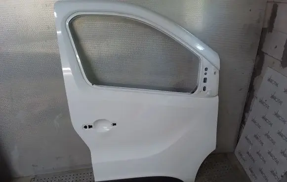 Renault Trafic III (X82) Front door