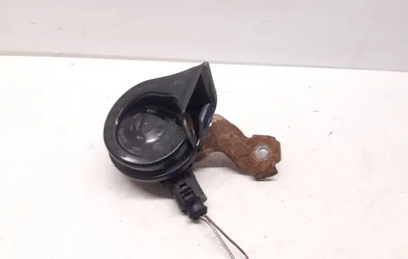 Volkswagen Golf VI Horn signal 3881157