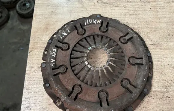 Audi A4 S4 B5 8D Pressure plate 