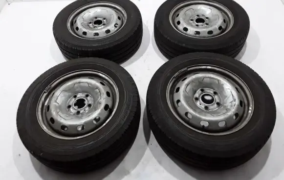 Renault Trafic III (X82) R18 alloy rim 